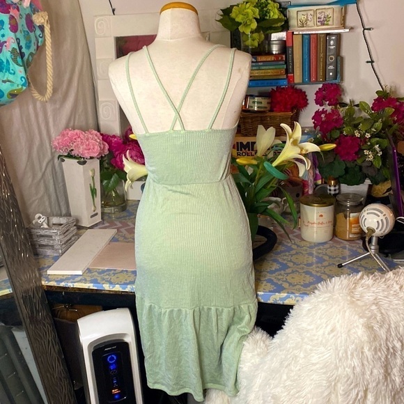 🌷 Caution To The Wind🌷 Mint Green Ribbed Ruffle Dress - Picture 3 of 5